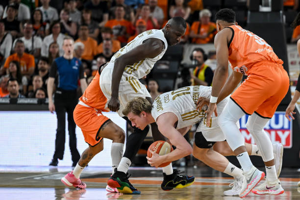 够吸引更多 够吸引更多