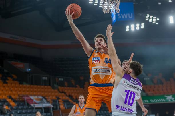 他与团队不 他与团队不